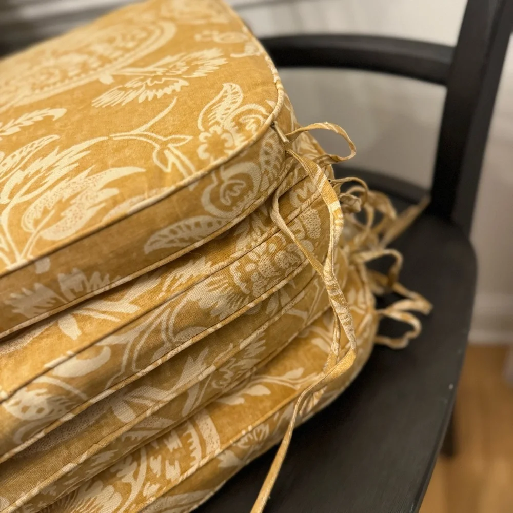 Set of 4 Pottery Barn Linen Bland Dining Chair Cushions